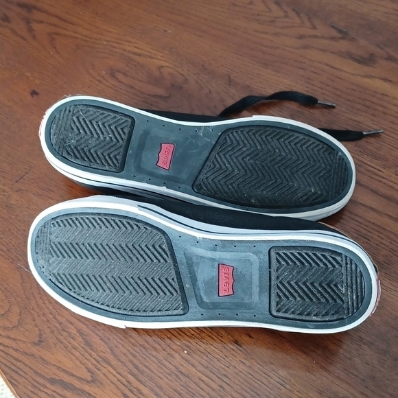 🎈$10 add on. LEVI'S Size 9 Men's shoes sneakers - Picture 8 of 10